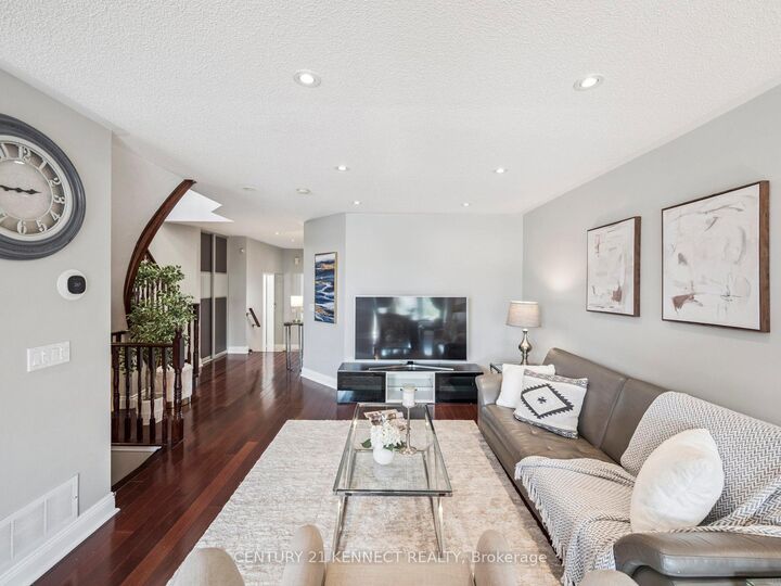 69 Silver Stream Avenue  Richmond Hill ON L4S 1Z2 photo