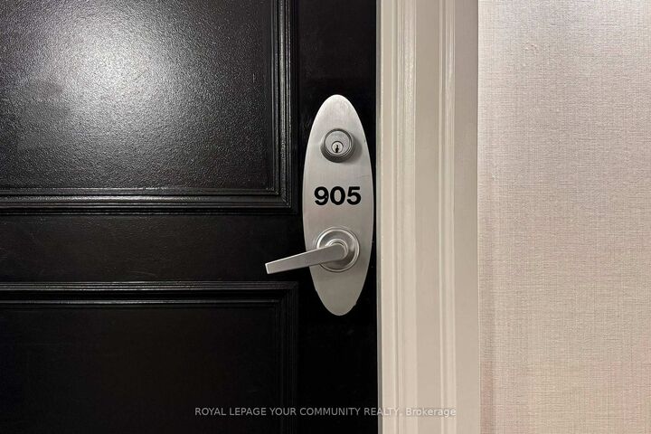 Property Photo:  20 Scrivener Square 905  ON M4W 3X9 