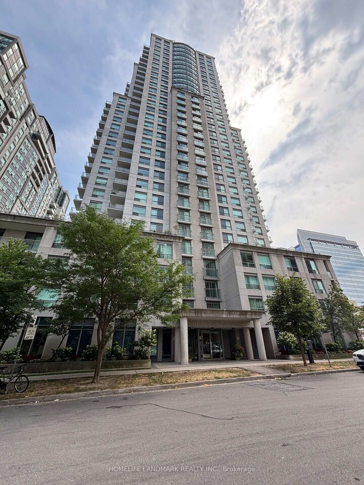 Property Photo: 21 Hillcrest Avenue 902 ON M2N 3N4