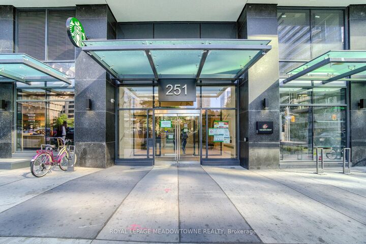 Photo de la propriété:  251 Jarvis Street 4204  ON M5B 2C2 