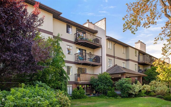 Property Photo: 1655 Begbie St 114 BC V8R 1L4