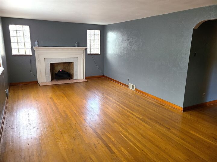 Property Photo: 3202 West Run Rd 2 PA 15120