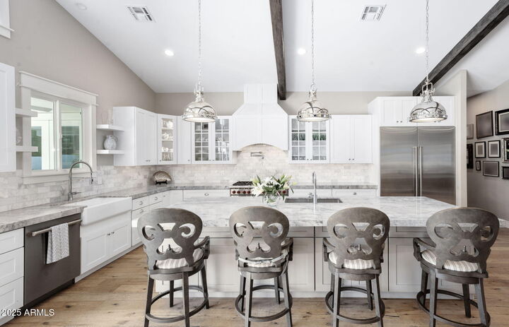 Property Photo: 4933 E Whitton Avenue AZ 85018