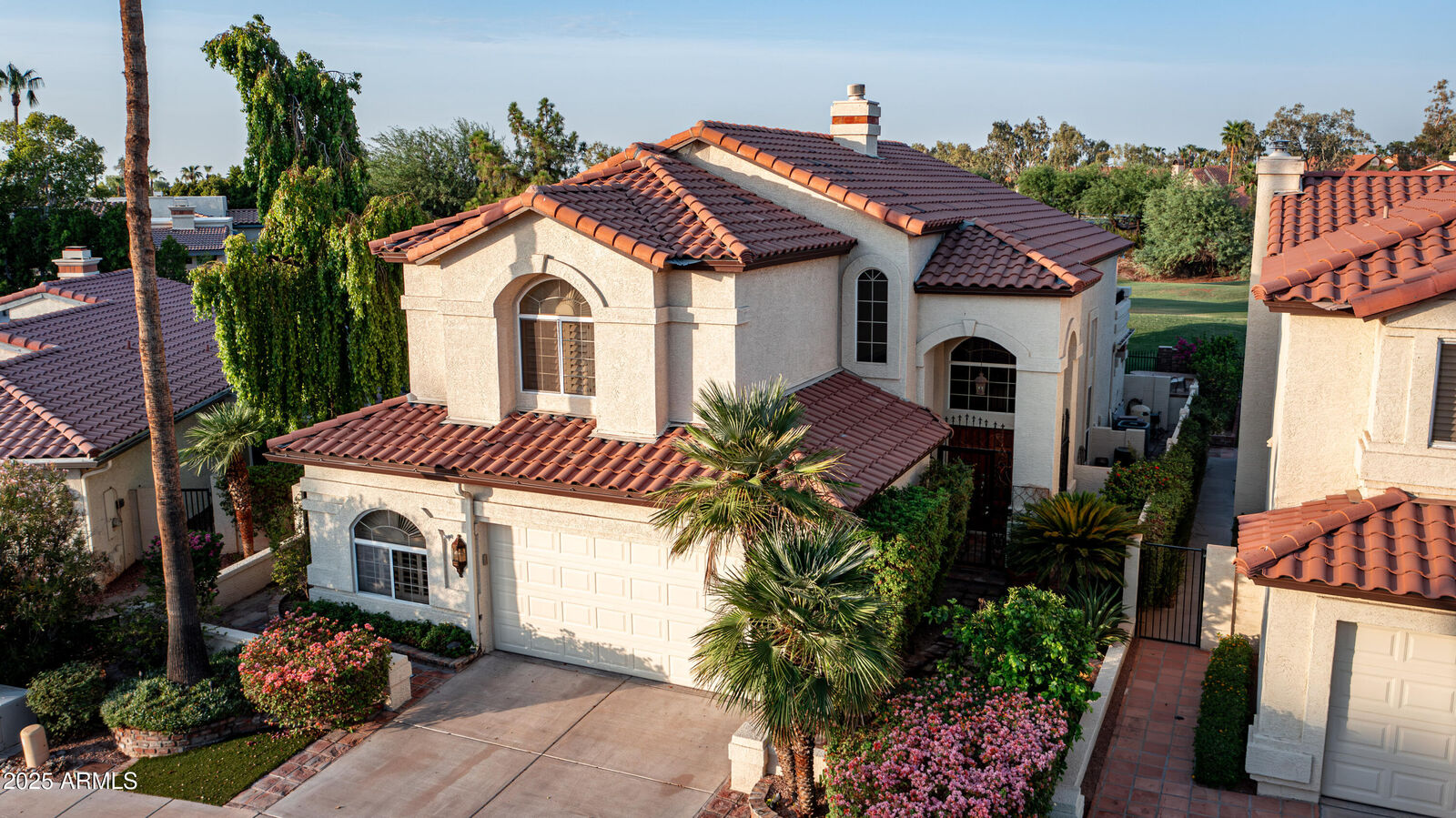 Property Photo: 5019 E La Mirada Way AZ 85044
