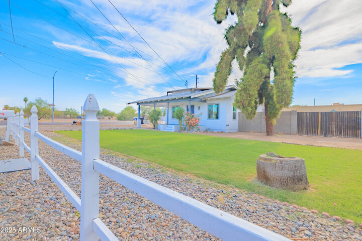 Property Photo: 18 N Hamilton Street AZ 85225