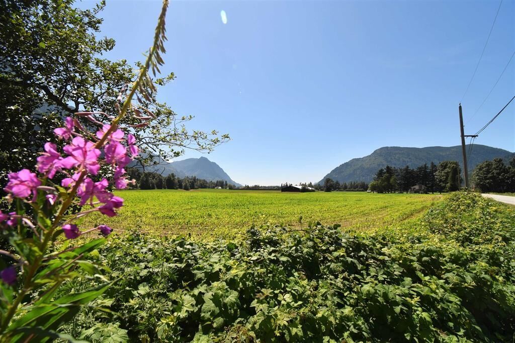 Photo de la propriété: 59280 St Elmo Road BC V0X 1L2