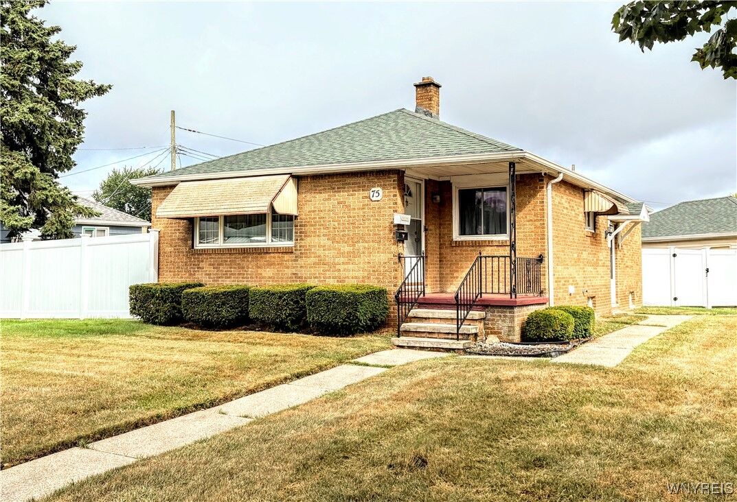 Property Photo:  75 Nandale Drive  NY 14227 