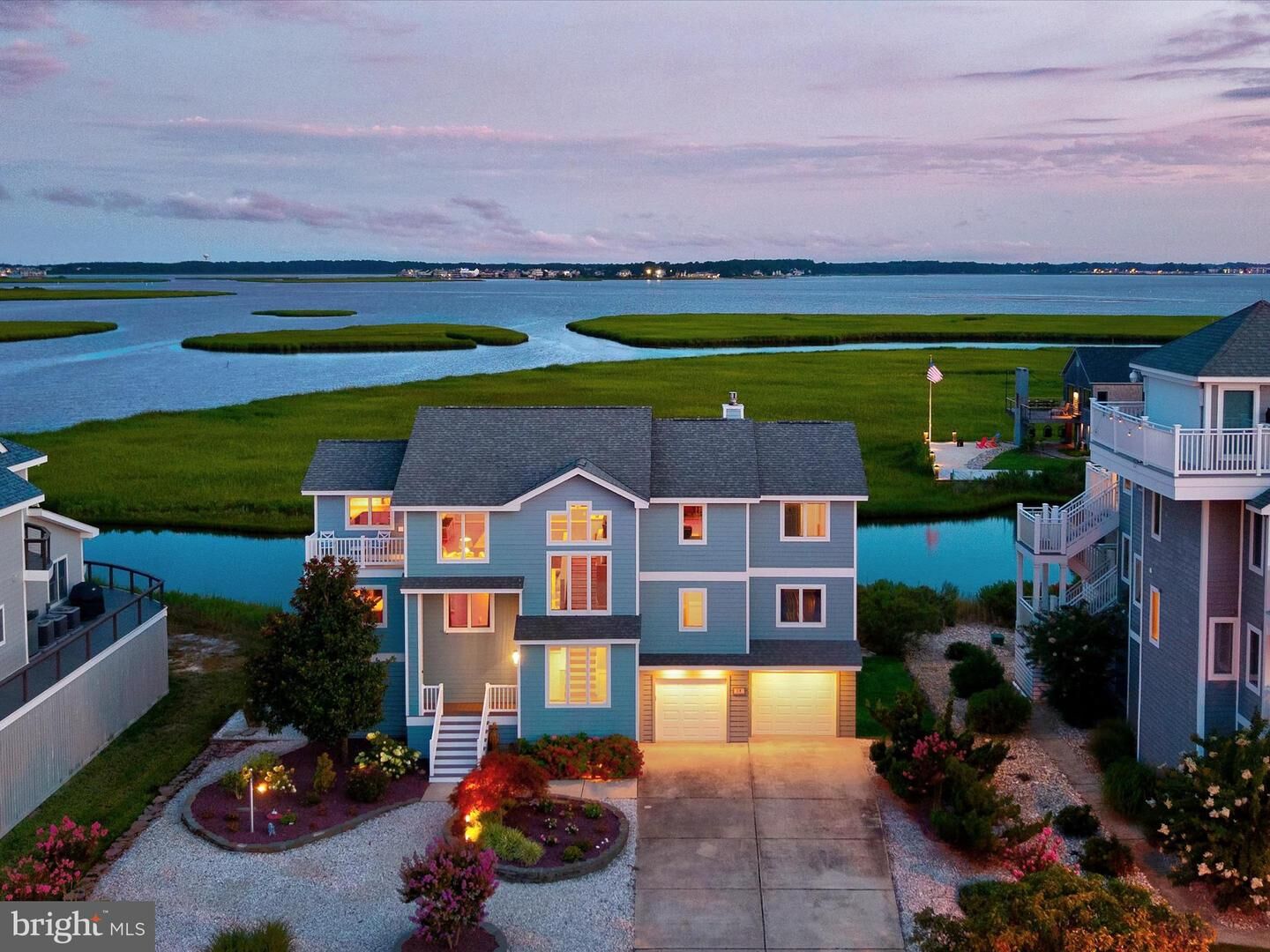 Property Photo: 10 S Shore Drive DE 19930