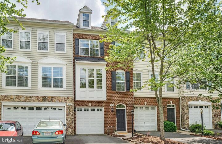 Property Photo:  42576 Magellan Square  VA 20148 