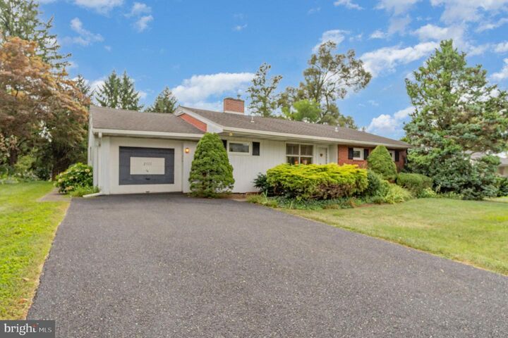 Property Photo:  2111 Yale Avenue  PA 17011 