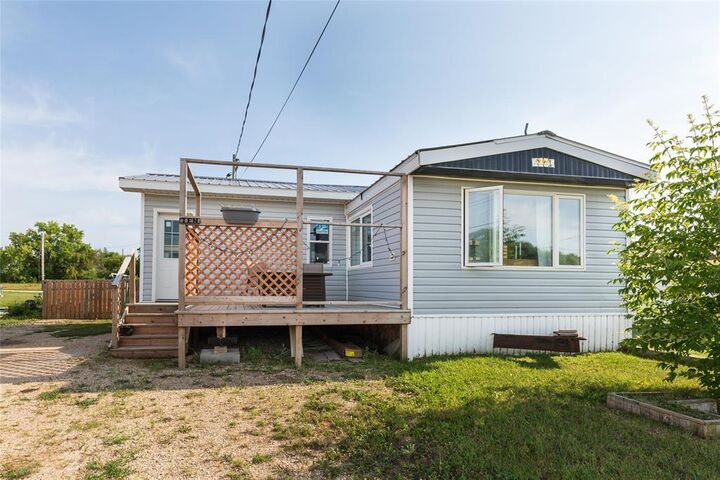 Property Photo:  10 Cottonwood Road  MB R0A 0R0 