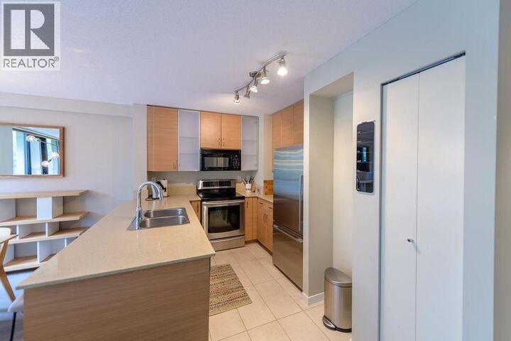 Property Photo:  909 Mainland Street 302  BC V6B 1S3 