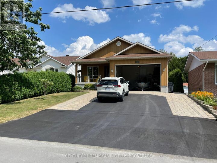 Property Photo:  93 Paget Street South  ON P0J 1P0 