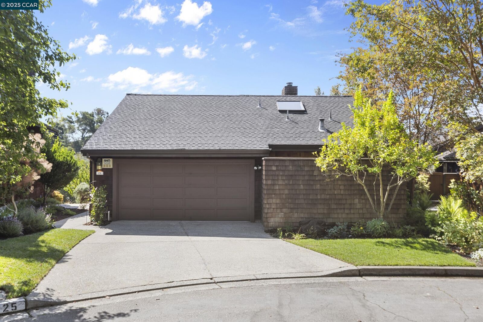 Property Photo: 25 Watchwood Ct CA 94563