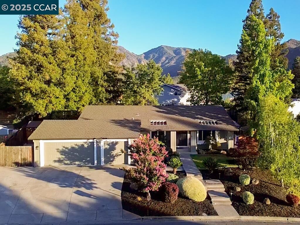 Property Photo: 14 Mt Eden Pl CA 94517