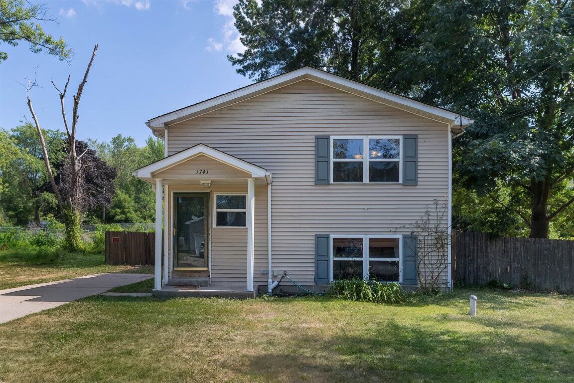 Property Photo:  1743 E 27th Street  PA 16510 