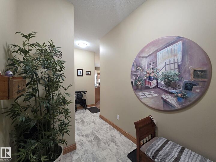 Photo de la propriété:  4128 47 Street 107  AB T7A 0A9 