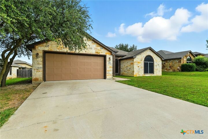 Property Photo:  701 Cosper Creek Drive  TX 76542 
