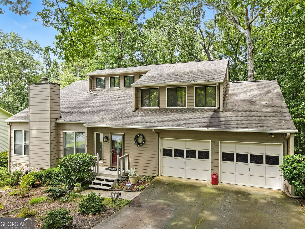 Property Photo: 215 Overlook Court GA 30076