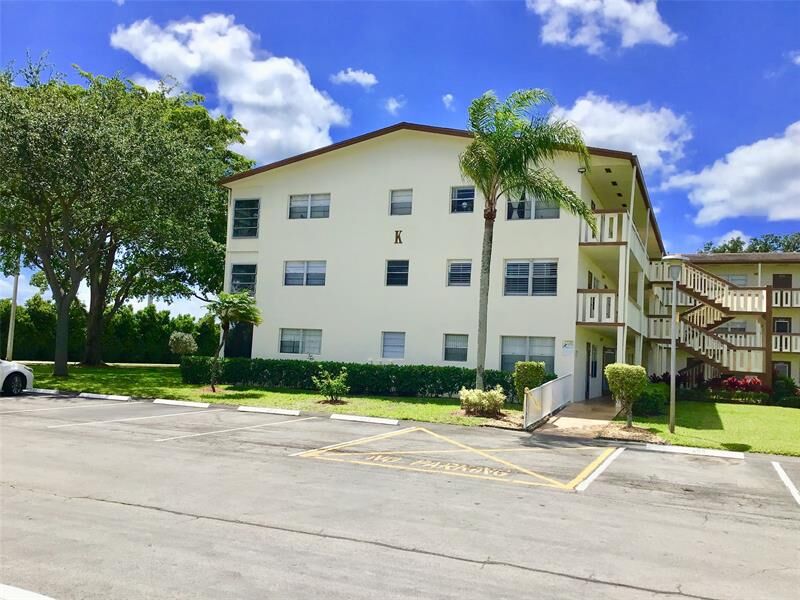Property Photo: 438 Mansfield K 438 FL 33434
