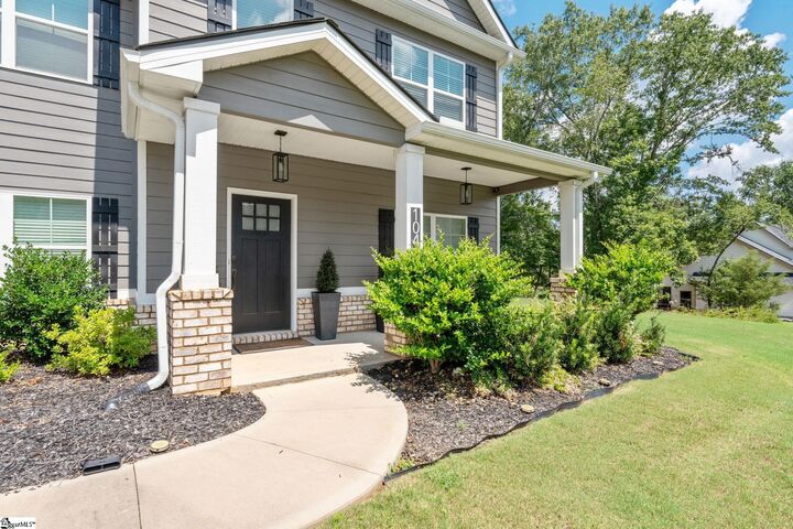 Property Photo: 104 Trollingwood Way SC 29669