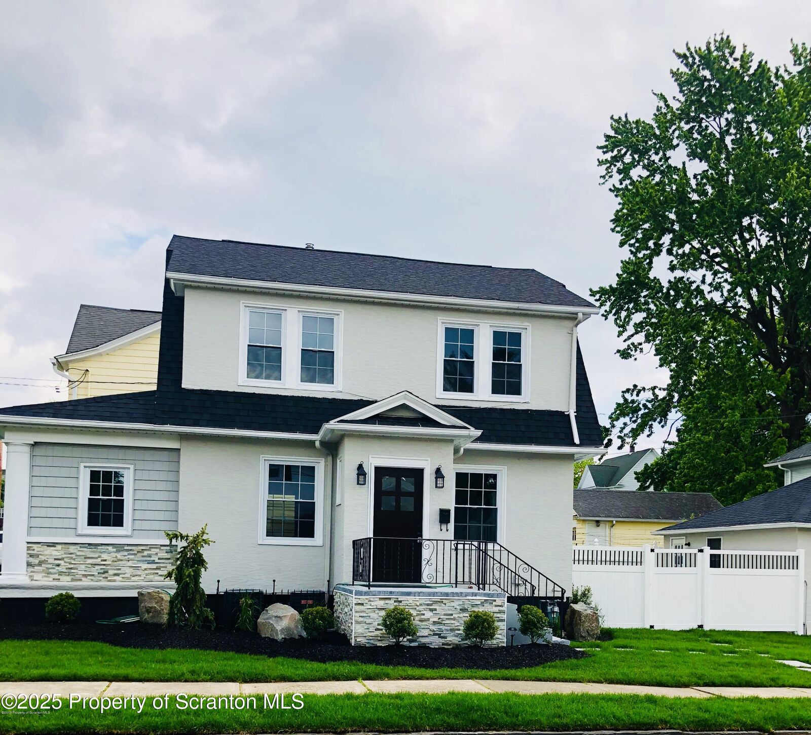 Property Photo: 1630 Clay Avenue PA 18509