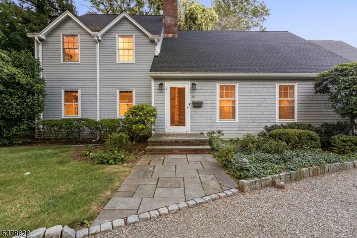 Property Photo:  18 S Beechcroft Rd  NJ 07078 