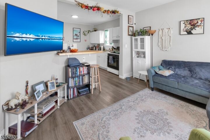 Property Photo:  26 Grand St 1  NJ 07026 