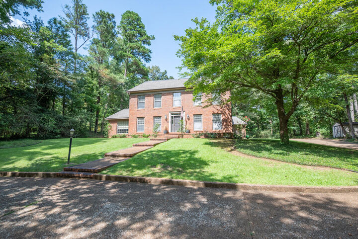 Property Photo:  1600 Seminole Rd  MS 39705 