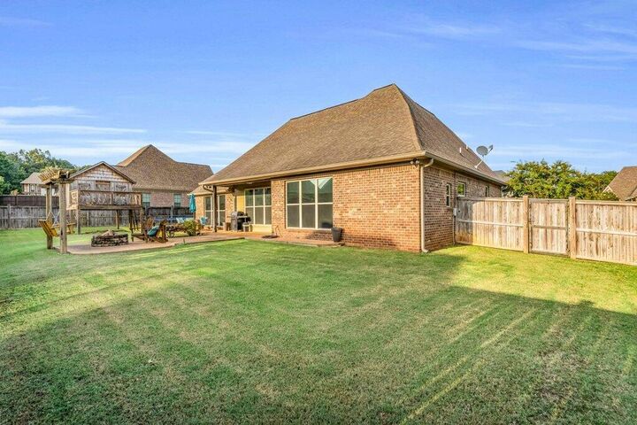 Property Photo:  203 Royal Troon Rd  MS 39759 