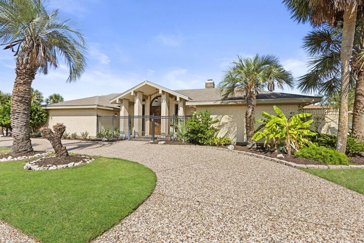 Property Photo: 62 Colony Park Circle TX 77551