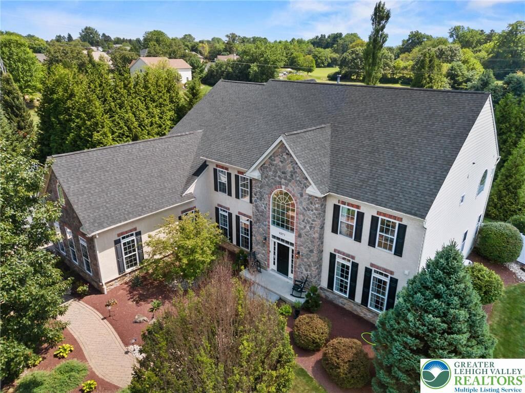 Property Photo:  4271 Eisenhower Drive  PA 18020 