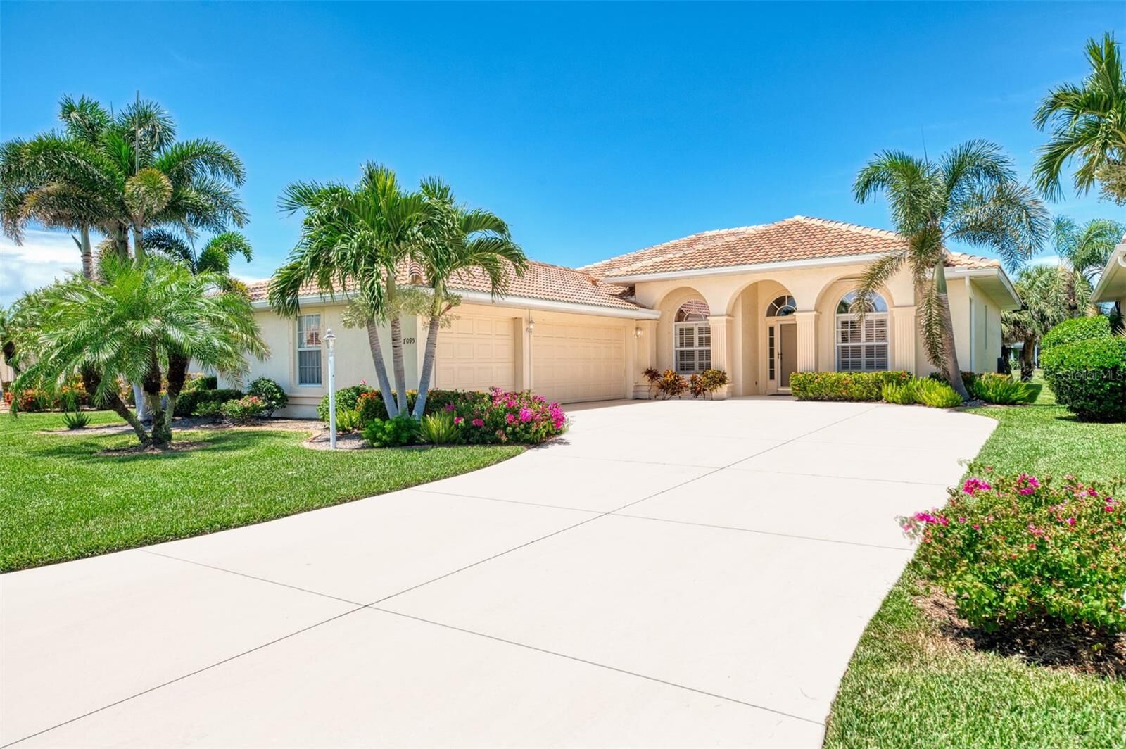 Property Photo:  7095 S Lake Drive  FL 34224