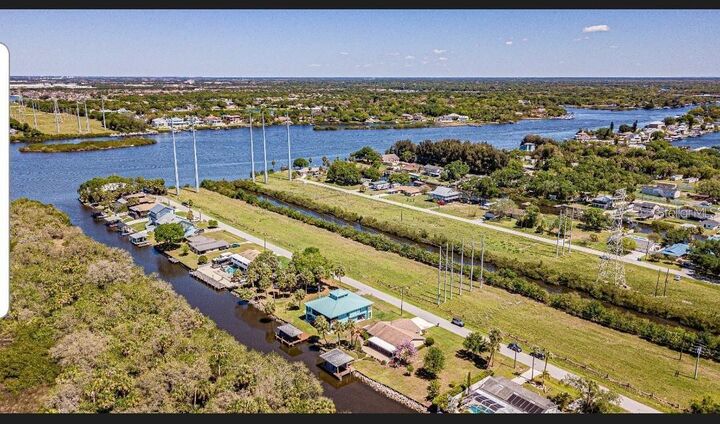 Property Photo: Bay Dr FL 33534