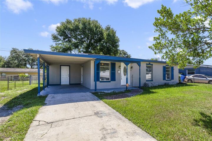 Property Photo: 2111 Mantilla Avenue FL 32811