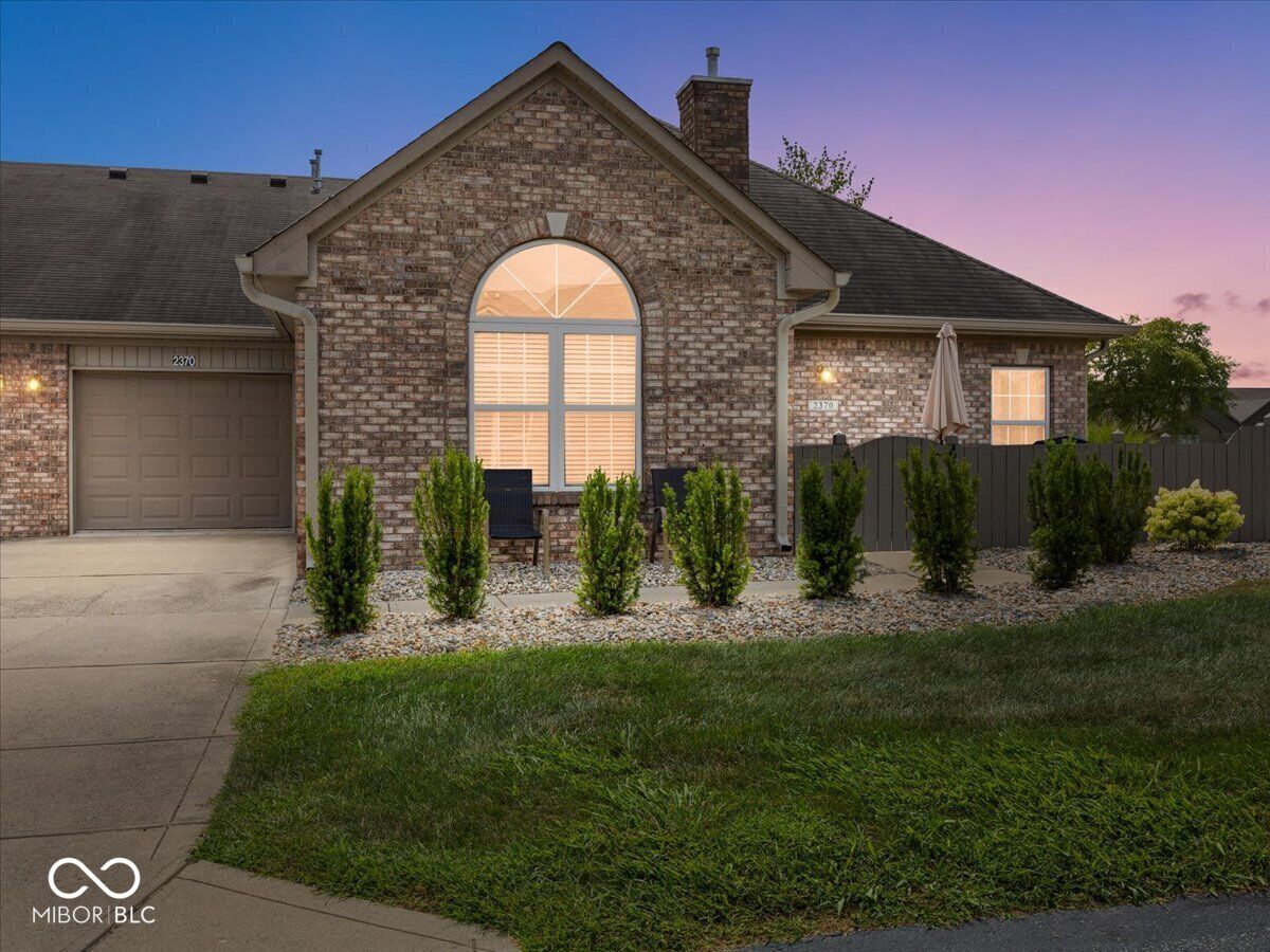 Property Photo: 2370 Steeple Chase 9 IN 46176