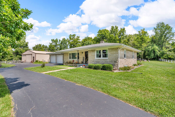 Property Photo: 6736 N London Road IN 46126