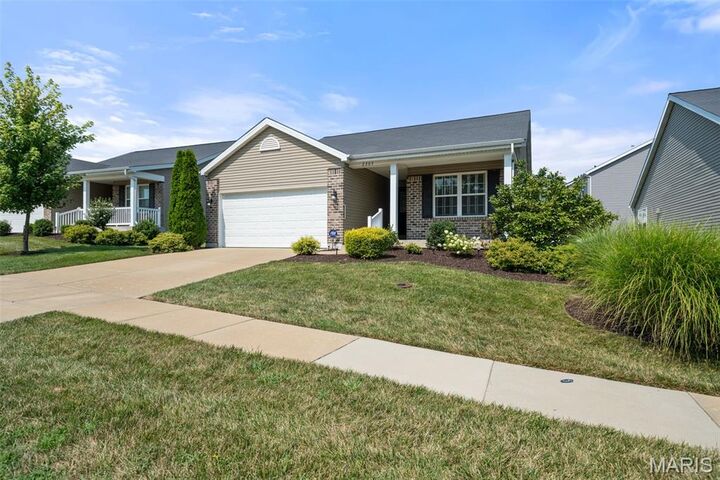 Property Photo: 2205 Hagenstone Terrace MO 63125