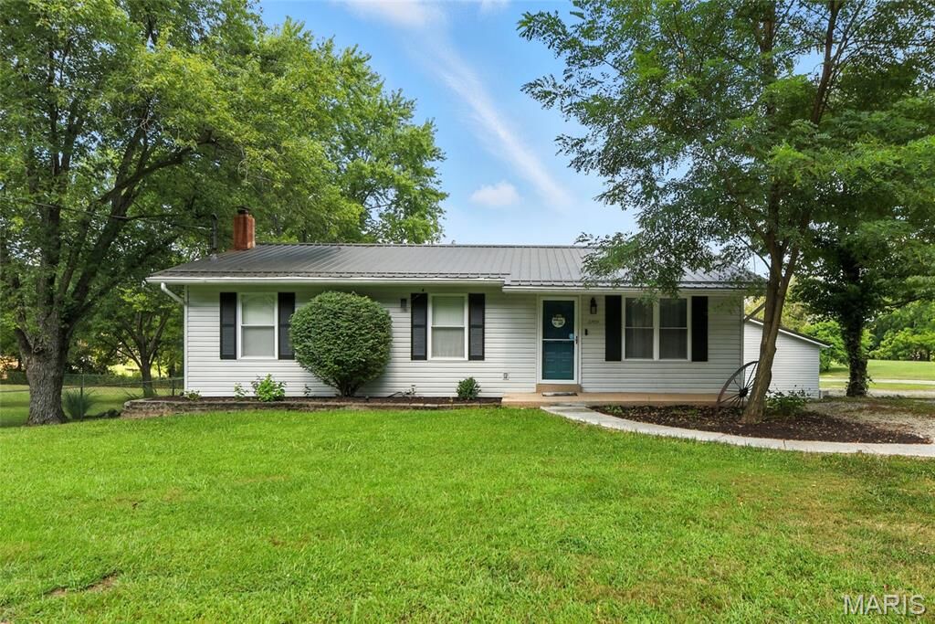 Property Photo: 2709 Victoria Road MO 63028