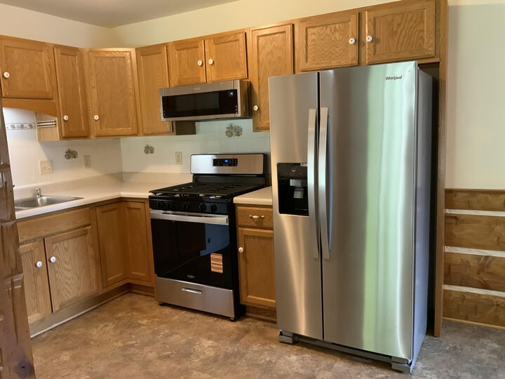 Property Photo: 976 Roseland Dr 2 WI 53040