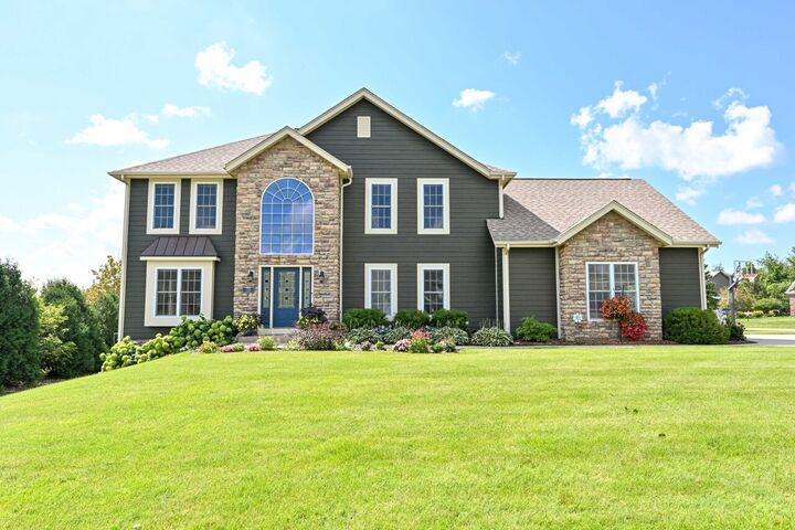 6060 S Conservancy Dr  New Berlin WI 53151 photo