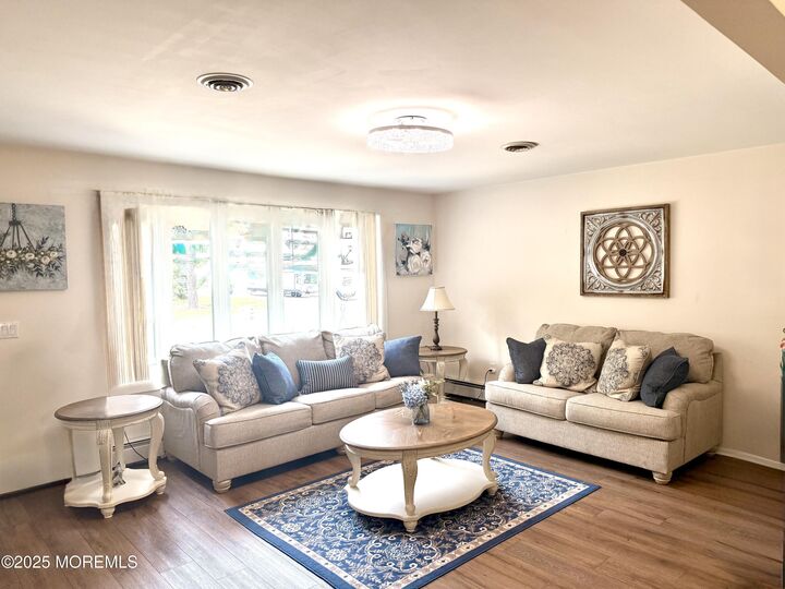Property Photo:  37 Brookfield Court  NJ 08721 