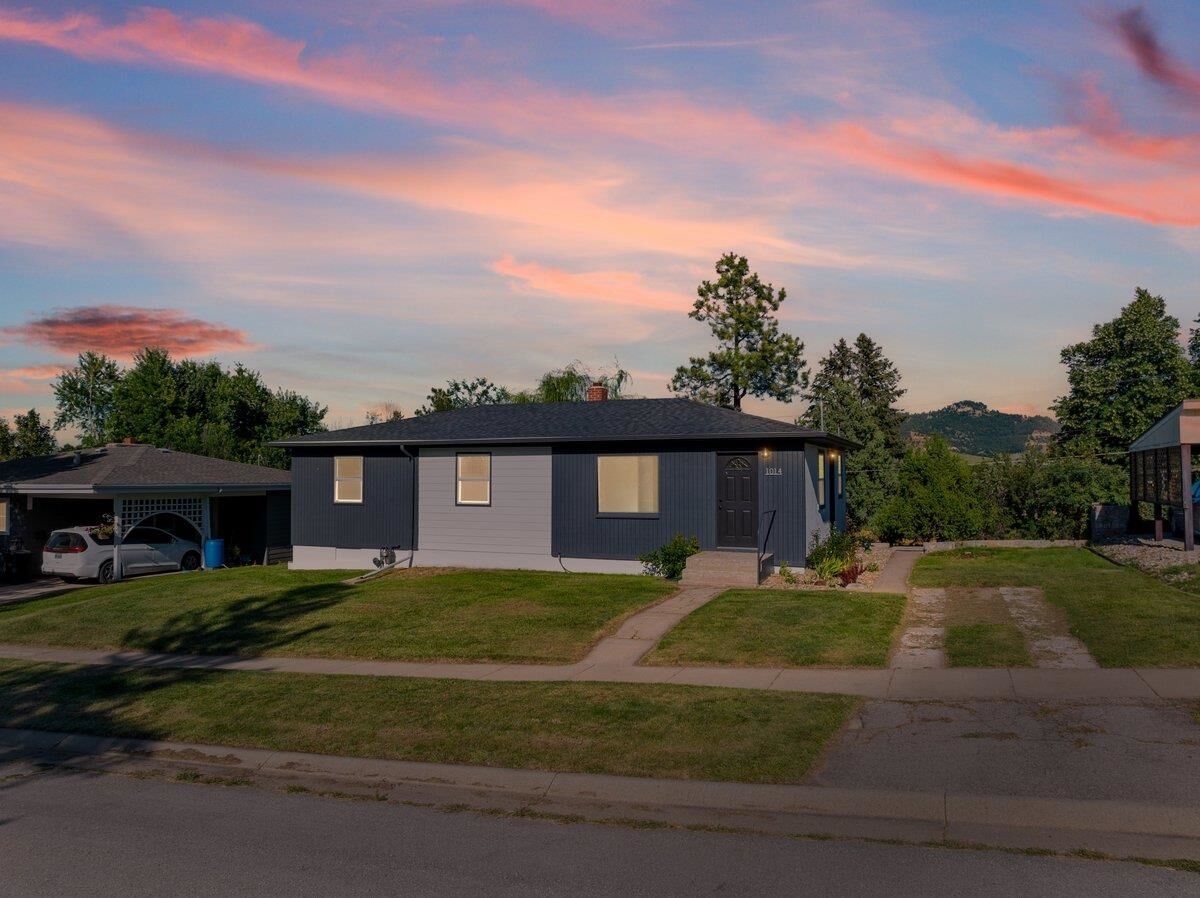 Property Photo:  1014 Spartan Drive  SD 57783 