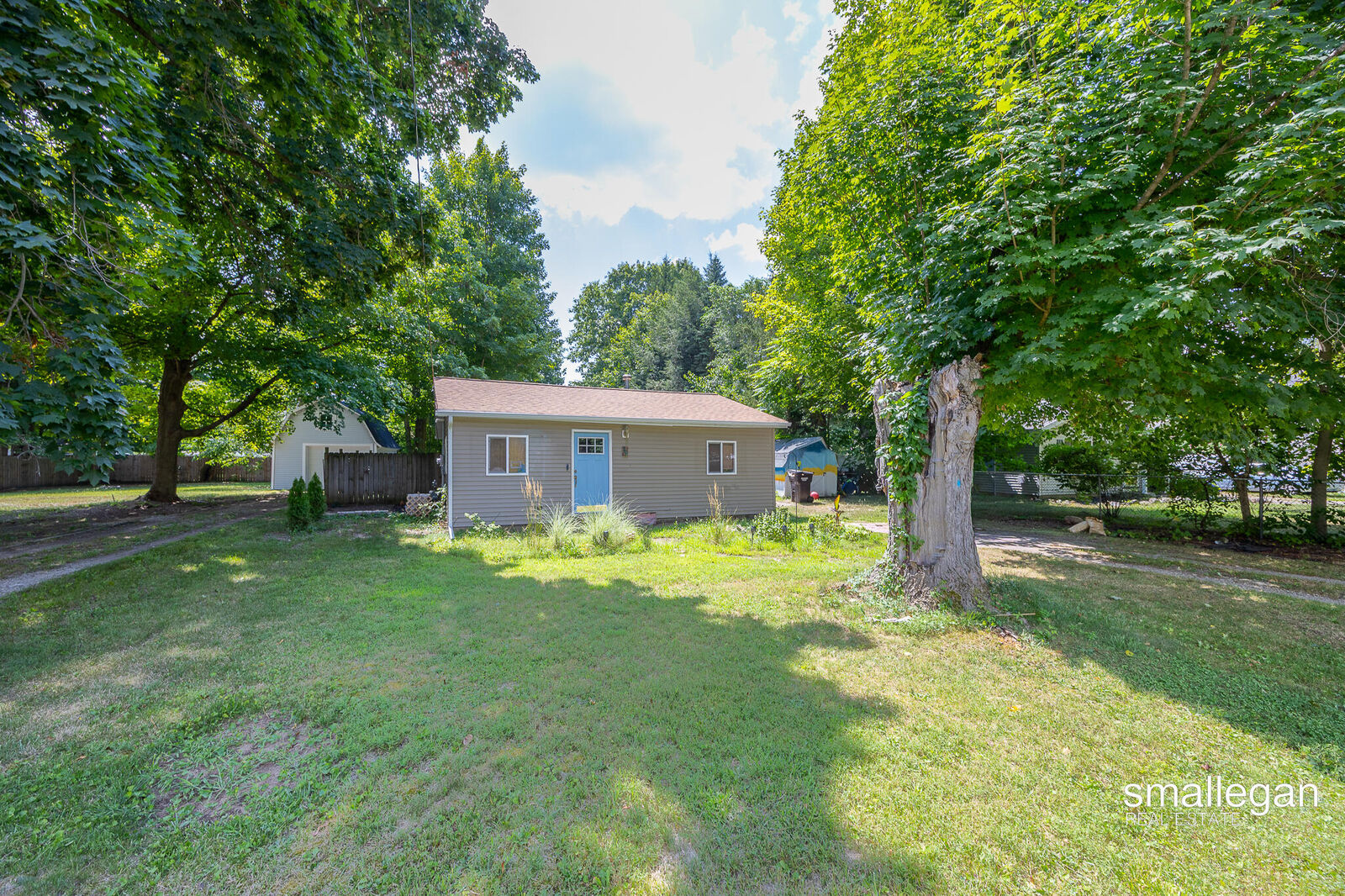 Property Photo:  129 Ida Street  MI 49010