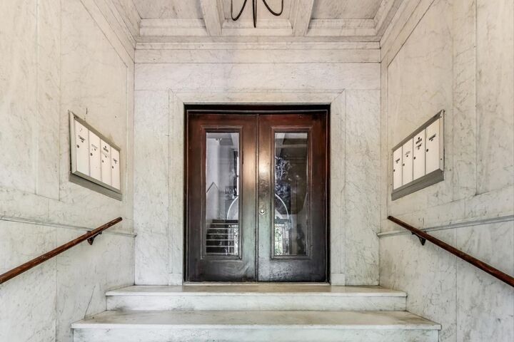 Property Photo:  3735 S Lake Park Avenue G  IL 60653 