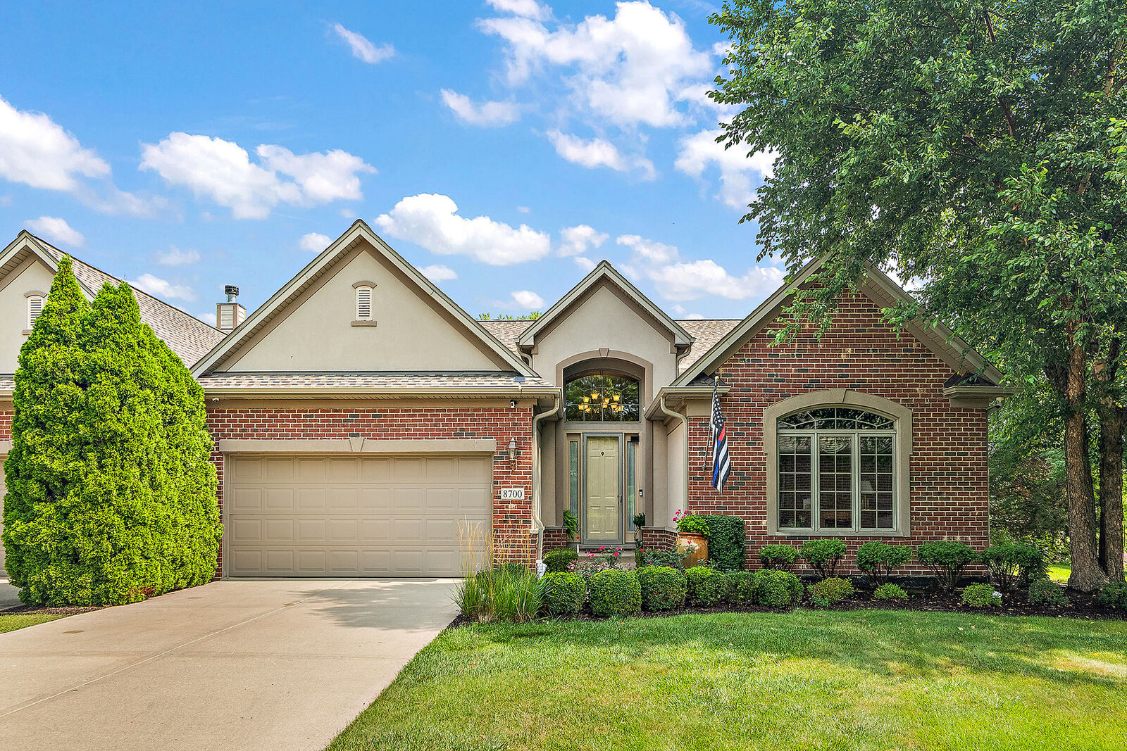 Property Photo:  8700 Berkley Court  IL 60462 
