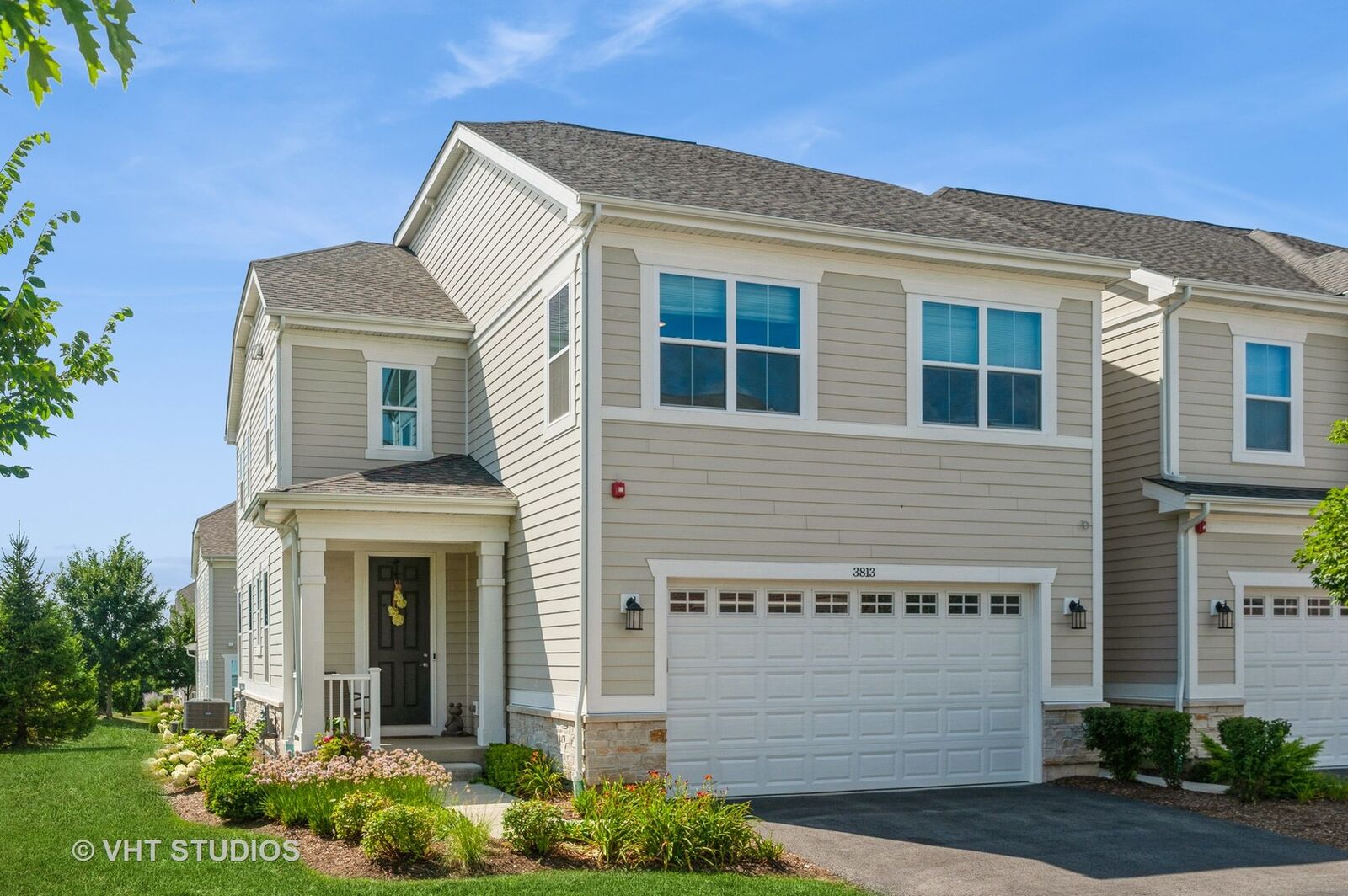 Property Photo:  