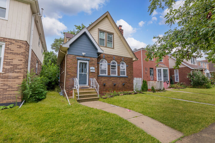 923 Manchester Avenue  Westchester IL 60154 photo