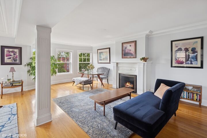 Property Photo:  937 Forest Avenue 3  IL 60202 