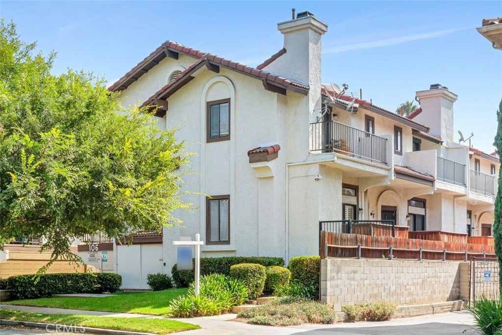 Property Photo:  106 S Sierra Madre Boulevard 5  CA 91107 